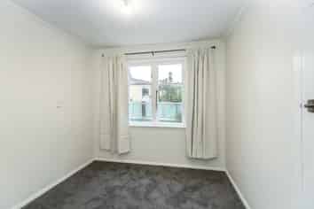 97 Broadway, Carterton