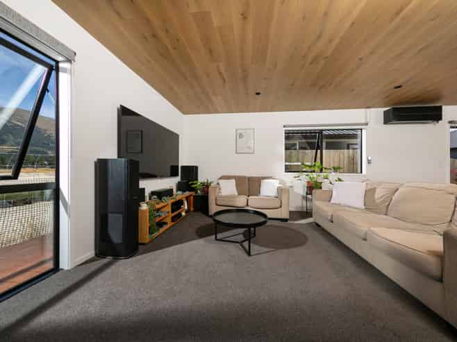 175 Burdon Loop, Lake Hawea