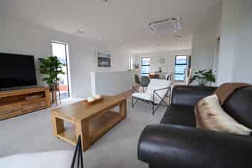 5/15 Keehan Drive, Hilltop