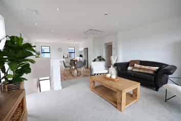5/15 Keehan Drive, Hilltop