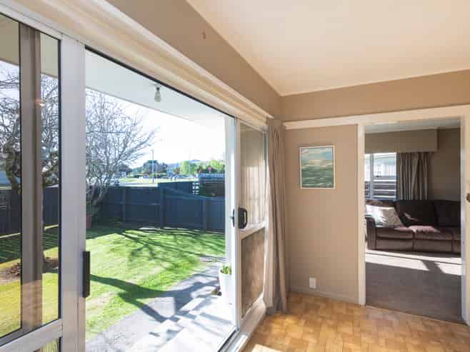 4 Lytton Road, Riverdale