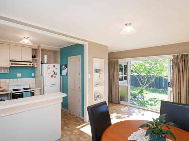 4 Lytton Road, Riverdale
