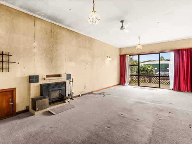 8 Cassino Crescent, Onekawa