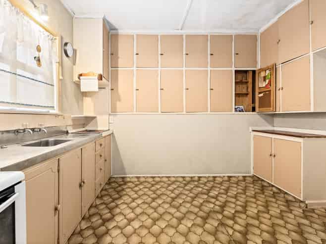 8 Cassino Crescent, Onekawa