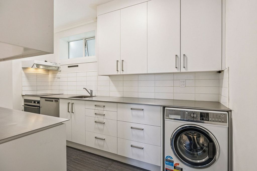 Quiet, Private,  Central  2 bedroom home 3
