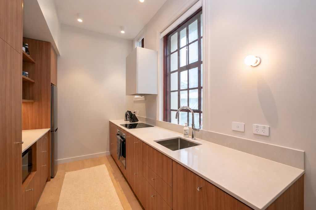 Modern Living in a Fantastic Location 1