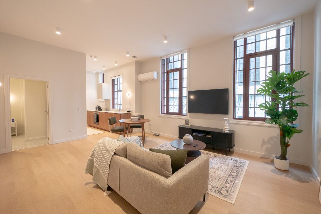 Modern Living in a Fantastic Location 3
