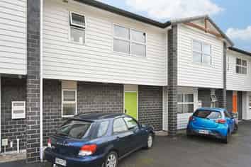 2/16A Hogan Street, Hillcrest