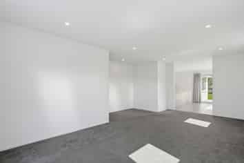 35 Tara Crescent, Woodend