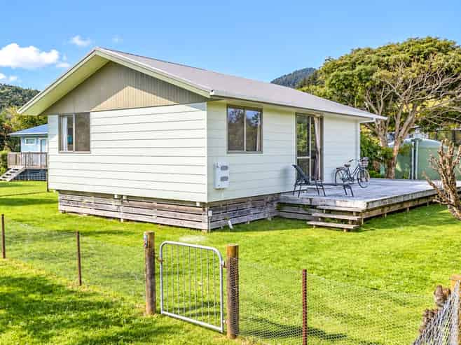 2 Stingray Crescent, Whiritoa