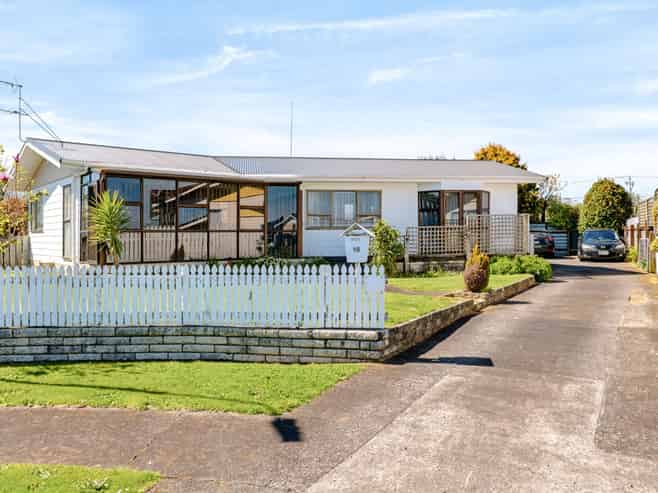 16 Manuka Place, Hawera