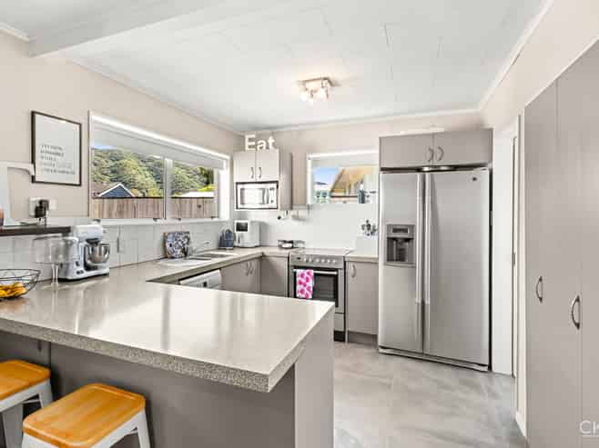 91 California Drive, Totara Park