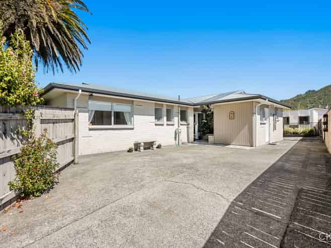 91 California Drive, Totara Park