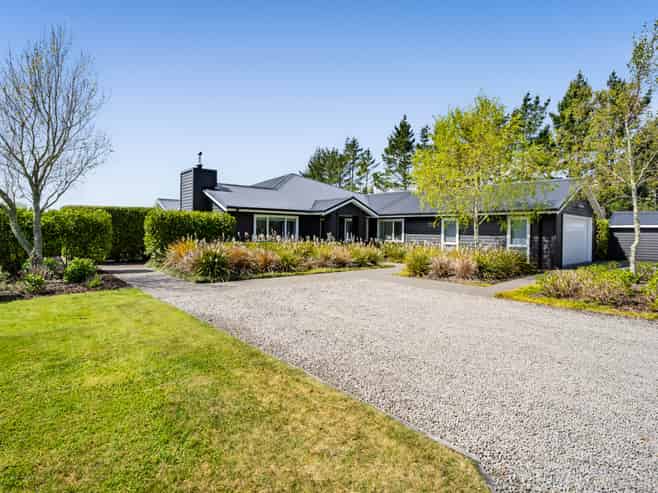 1371 Egmont Road, Egmont Village