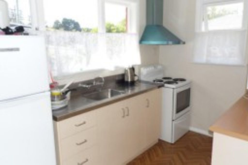 KITCHENER ST, MSTN - 3 BDRMS- $530 P/W 2