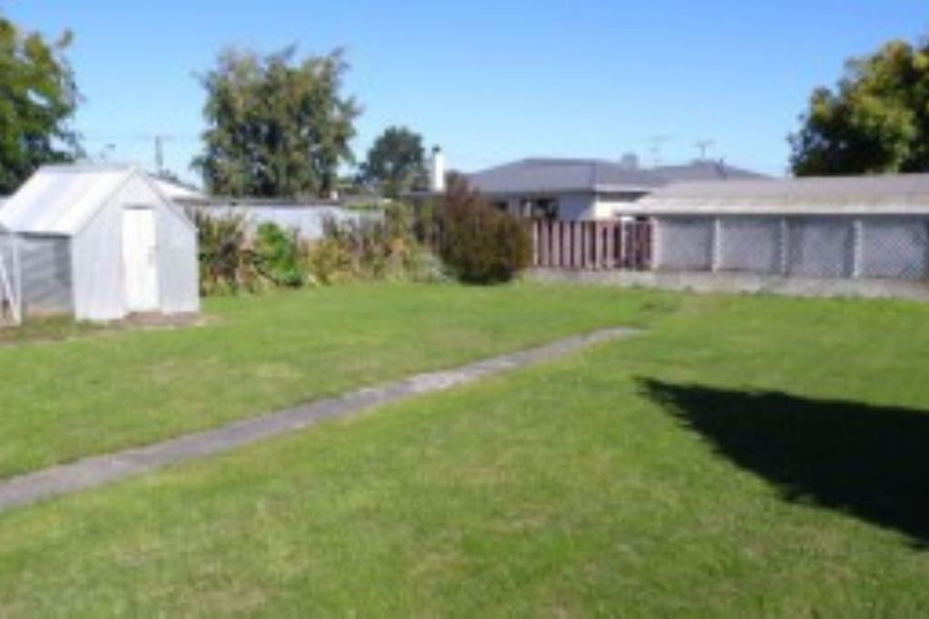 KITCHENER ST, MSTN - 3 BDRMS- $530 P/W 4