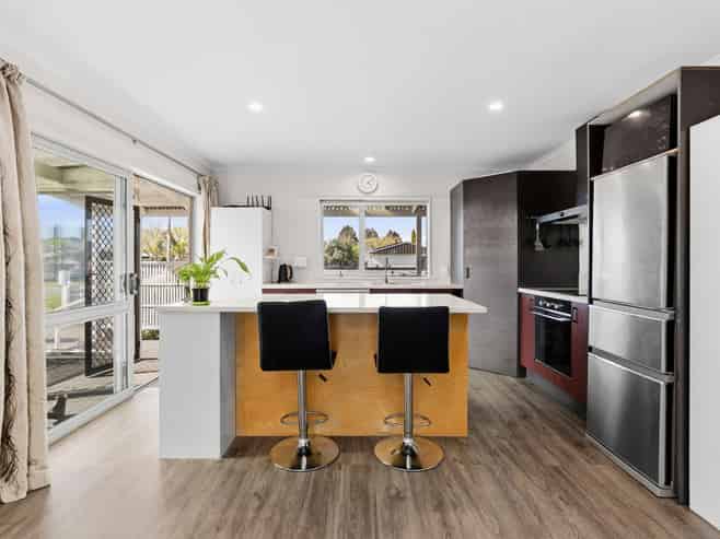 5 Bryant Road, Brightwater