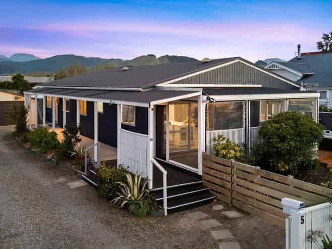 5 Bryant Road, Brightwater