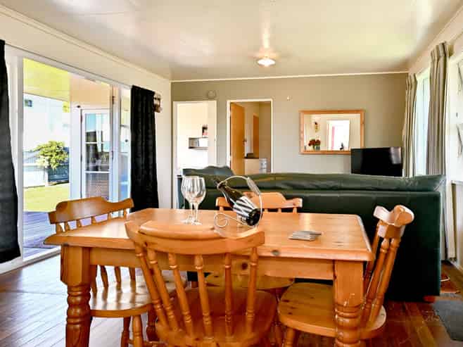 18 Lochiel Street, Mahia