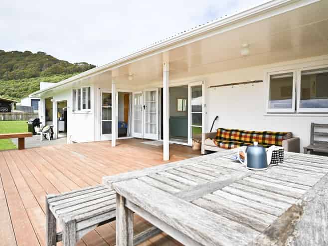 18 Lochiel Street, Mahia