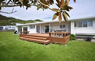 18 Lochiel Street, Mahia
