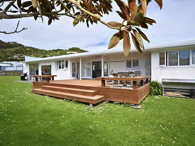 18 Lochiel Street, Mahia