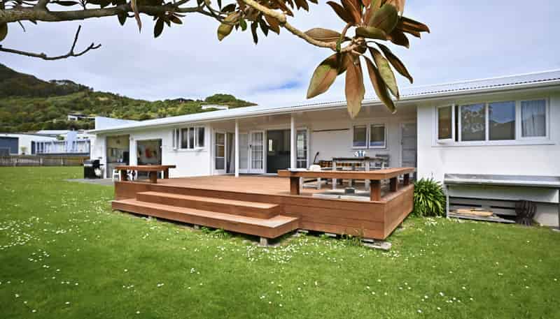 18 Lochiel Street, Mahia