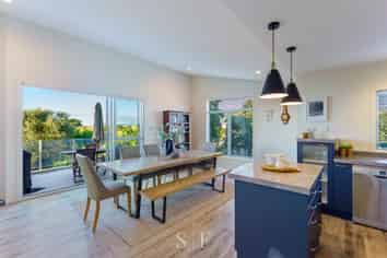 155 Field Way, Waikanae Beach
