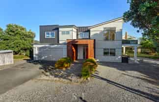 155 Field Way, Waikanae Beach