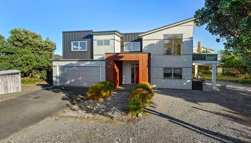 155 Field Way, Waikanae Beach