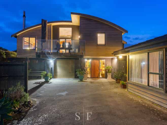 4 Stonewall Grove, WAIKANAE BEACH