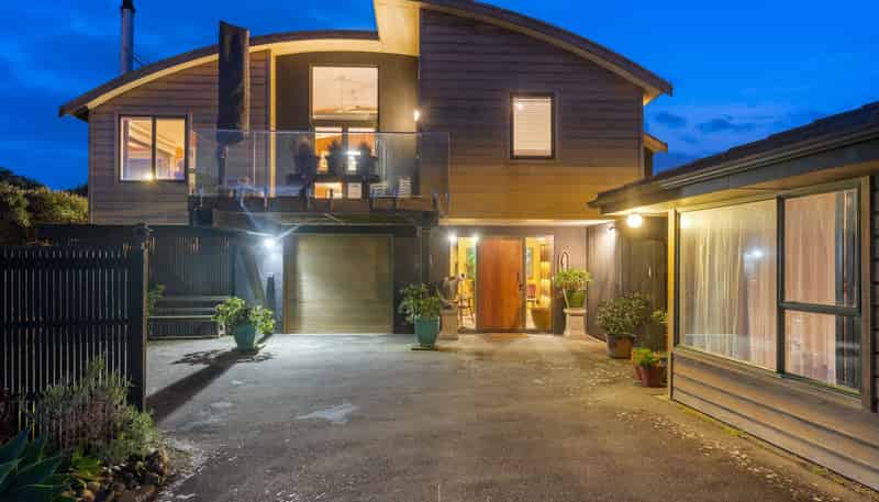 4 Stonewall Grove, WAIKANAE BEACH