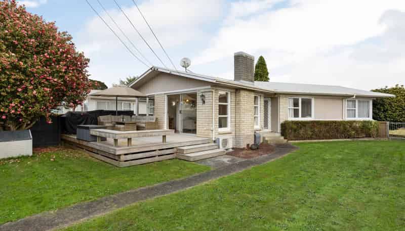11 Forth Crescent, Glenview