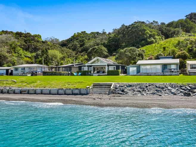 Cabin 10, 1116 Takatu Road, Matakana