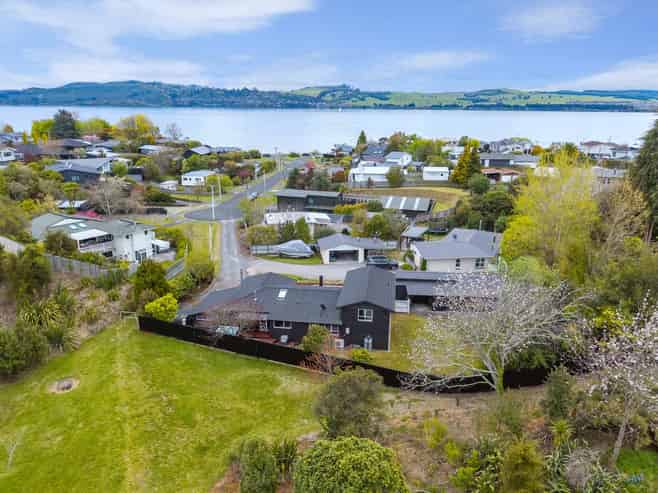 11 Kowhai Road, Rainbow Point