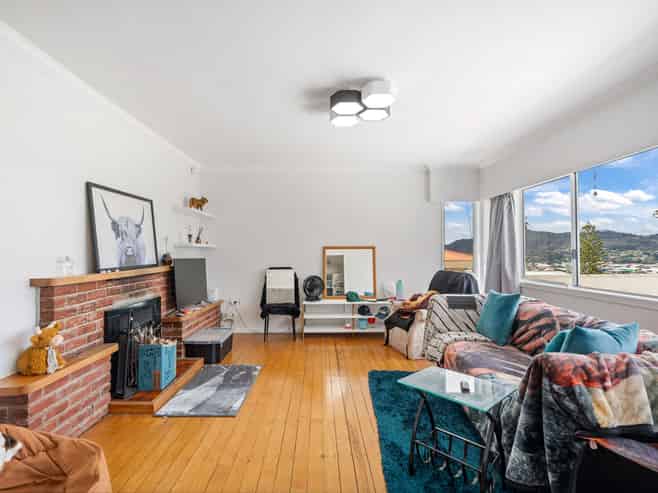 95 Anzac Road, Morningside