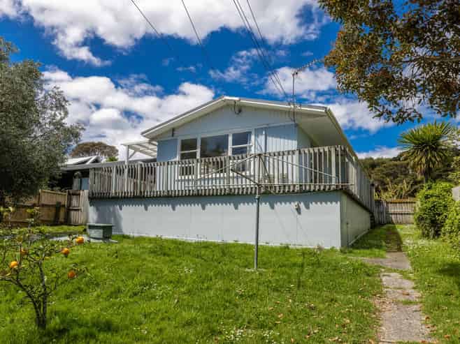 1 Crescent Road East, Ostend