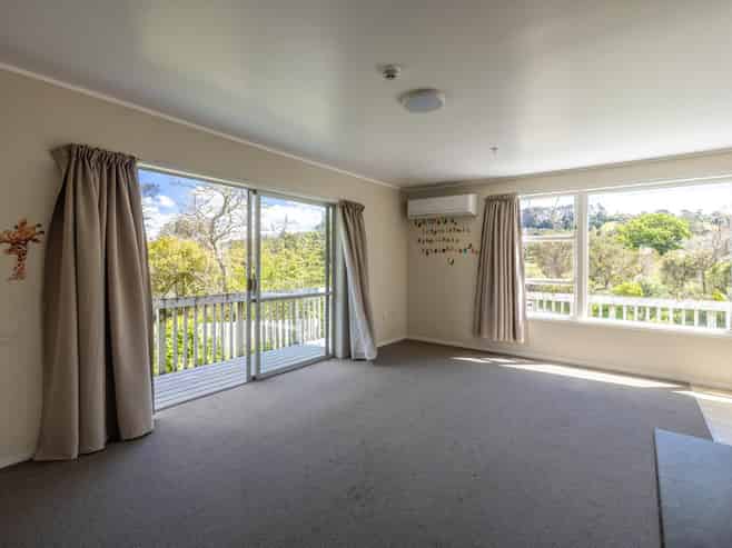 1 Crescent Road East, Ostend