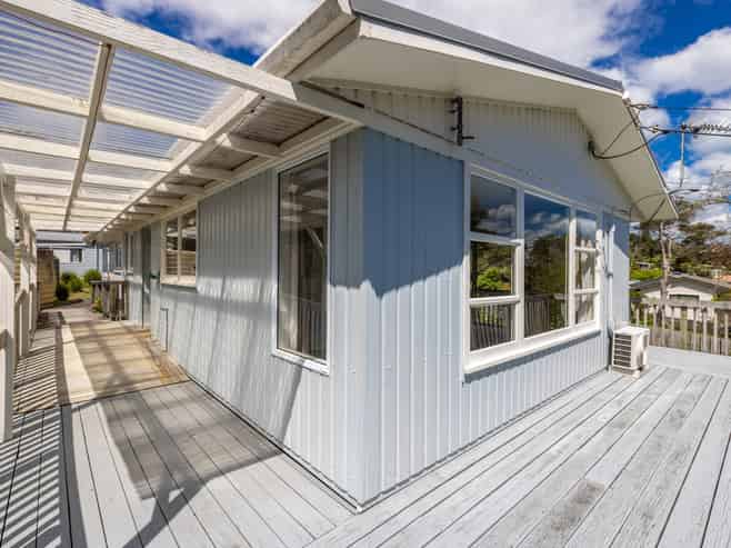 1 Crescent Road East, Ostend