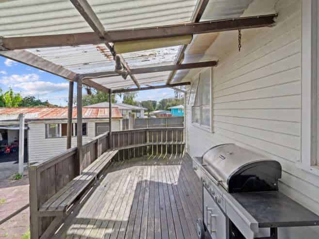 24 Cramond Drive, Mangere East
