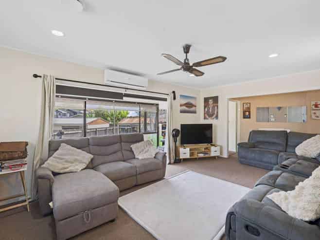 24 Cramond Drive, Mangere East