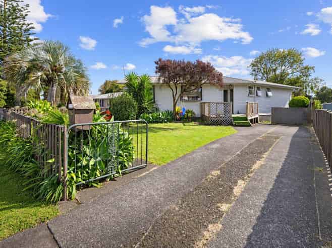 24 Cramond Drive, Mangere East