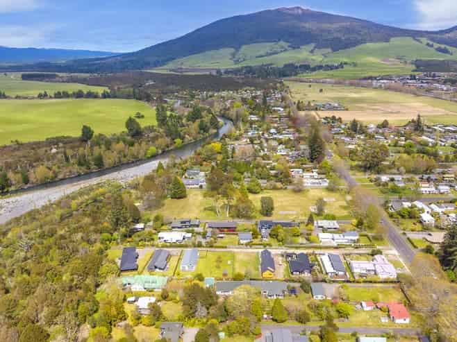 2/117 Taupahi Road, Turangi
