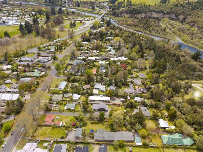 2/117 Taupahi Road, Turangi