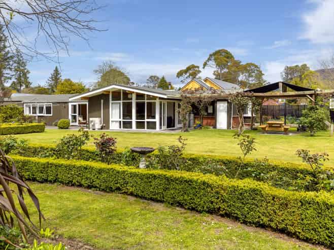 2/117 Taupahi Road, Turangi