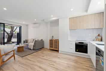 83B Browns Road, Saint Albans