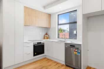 83B Browns Road, Saint Albans