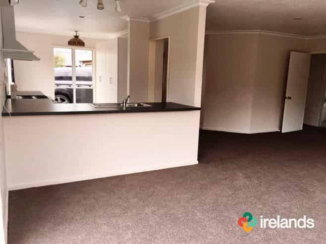 Room 5/6 Mermaid Place, Southshore