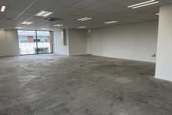 Flexible space in the heart of longhurst