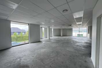 Flexible space in the heart of longhurst